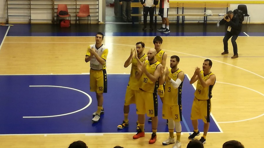 Basket serie B Vigevano è da applausi, ma Orzinuovi conquista la finale playoff Vigevano24.it Basket serie B Vigevano è da applausi, ma Orzinuovi conquista la finale playoff Vigevano24.it