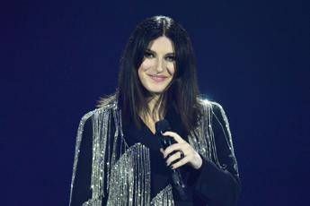 Laura Pausini, oggi il compleanno: &quot;Festeggio con pizza e karaoke&quot;
