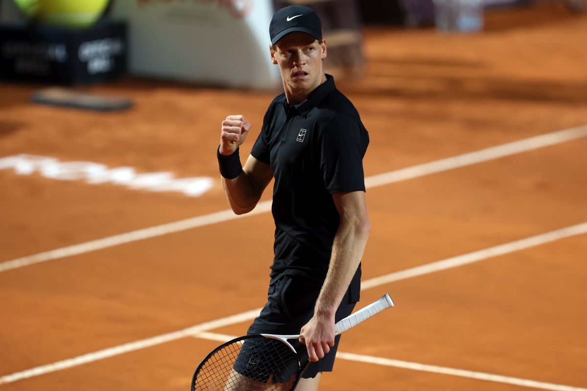 Sinner rimonta e va in finale a Roma, Paul ko in 3 set Sinner rimonta e va in finale a Roma, Paul ko in 3 set
