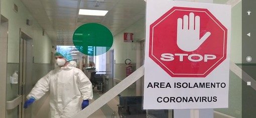 Rara variazione genetica espone alcuni giovani uomini a forme più gravi di Covid-19