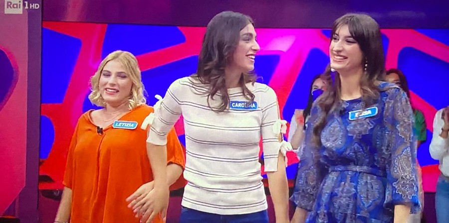 Colpo Di Scena A Reazione A Catena Elisa Carolina E Letizia Si 