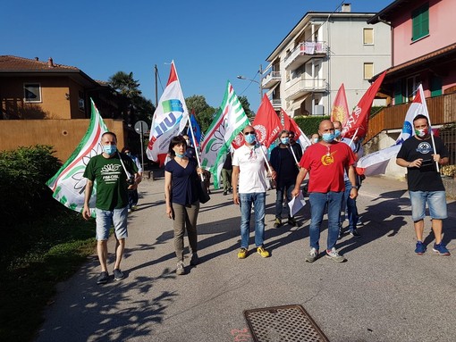 Lo sciopero, il presidio e la manifestazione dei lavoratori della Whirlpool di Cassinetta Lo sciopero, il presidio e la manifestazione dei lavoratori della Whirlpool di Cassinetta