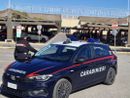 Oltrepò, ruba una borsa e usa le carte di credito al centro commerciale