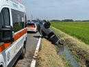 Valle: escono di strada con l'auto e si ribaltano in un fosso sulla statale 494, soccorse due persone Valle: escono di strada con l'auto e si ribaltano in un fosso sulla statale 494, soccorse due persone