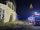 Voghera: incendio all'ex dogana, sul posto diverse squadre di Vigili del fuoco