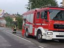 Zinasco, camion contenente sostanze infiammabili esce di strada, Vigili del fuoco in azione e circolazione interrotta per alcune ore