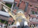 Novara: due ragazzi si arrampicano sulla Cupola Antonelliana per un selfie, denunciati dalla polizia locale Novara: due ragazzi si arrampicano sulla Cupola Antonelliana per un selfie, denunciati dalla polizia locale