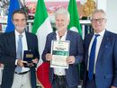 Ron premiato da Regione Lombardia con la Rosa Camuna. "Autore di brani indimenticabili che sono poesia e musica”