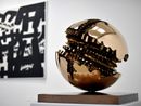 Addio ad Arnaldo Pomodoro, gigante della scultura italiana Addio ad Arnaldo Pomodoro, gigante della scultura italiana