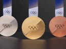 Olimpiadi di Milano Cortina 2026, svelate le medaglie Olimpiadi di Milano Cortina 2026, svelate le medaglie