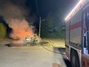 Gambarana: suv divorato dalle fiamme, intervengono i Vigili del fuoco
