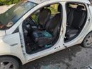 Corbetta: esce di casa e trova la sua auto completamente smontata Corbetta: esce di casa e trova la sua auto completamente smontata