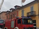 Voghera: incendio su tetto di un'abitazione, in azione i Vigili del fuoco Voghera: incendio su tetto di un'abitazione, in azione i Vigili del fuoco