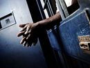 Novara, detenuto prima lancia candeggina contro agente poi minaccia e si scaglia contro un poliziotto