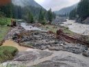 Cogne, in 350 per recuperare le auto dopo l’alluvione