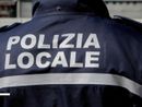Mortara: aggredisce con il carter della bici tre agenti della Polizia locale che volevano fermarlo