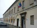 Vigevano: scagliano il manico di un ombrello all'interno di un'aula della media Bussi. La Polizia locale segnala tre giovani al tribunale per i minorenni