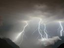 Temporali e grandine: la Lombardia lancia l'allerta arancione per domani Temporali e grandine: la Lombardia lancia l'allerta arancione per domani