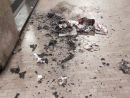 Magenta, ancora vandali in Galleria, bruciati fogli di giornale. La protesta dei titolari dei bar