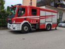 Magenta, sciame d’api in via Sanchioli recuperato dai Vigili del Fuoco