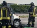 Abbiategrasso: tamponamento in via Dante, auto prende fuoco Abbiategrasso: tamponamento in via Dante, auto prende fuoco