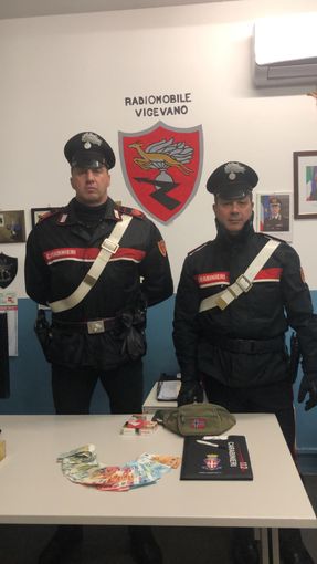 Vigevano: chiede i soldi e minaccia di far saltare in aria la farmacia, arrestata una 44enne Vigevano: chiede i soldi e minaccia di far saltare in aria la farmacia, arrestata una 44enne
