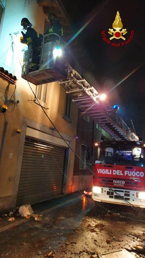 Tromello: crolla parzialmente una palazzina in via Salvadeo, evacuate 2 persone