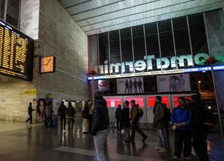 Treni sospesi a Roma Termini, da Conte a Renzi opposizione contro Salvini