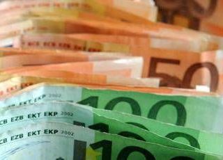 Tassa sui ricchi? Tra Imu, conti correnti e bollo auto In Italia c'è già