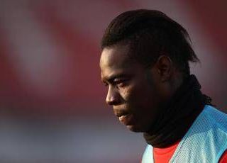 Balotelli vittima di razzismo in Arabia: "Ora basta"