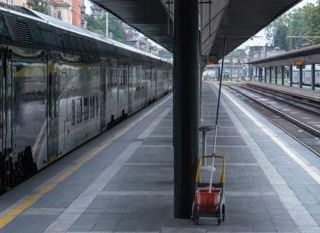 &quot;I ritardi? Colpa dei treni regionali&quot;, impiegata licenziata viene riassunta: la decisione