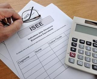 Isee, nel 2025 titoli Stato fuori dal calcolo: via libera al Dpcm
