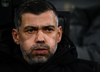 Conceiçao, gaffe in conferenza stampa del Milan: &quot;Mio figlio a letto con un amico? Lui è veramente un uomo&quot;