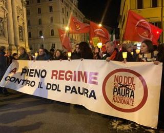 Ddl sicurezza, da Bologna a Roma fiaccolate &quot;contro il decreto paura&quot;