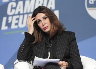 Caso Visibilia, Santanchè non molla: &quot;Vado avanti&quot;. Ora palla nelle mani di Meloni