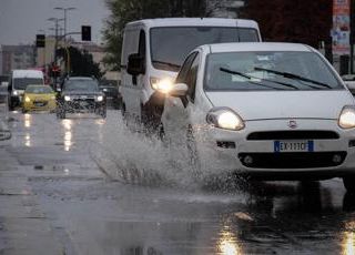 Maltempo al Sud, allerta rossa in Sardegna e arancione in Calabria