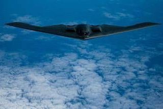 Notte 'illuminata' dalle bombe e esplosione perfetta, i segreti dell'attacco Usa all'Iran