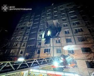 Ucraina, raid russo su Dnipro: uccisa una donna, 11 feriti tra cui bambini