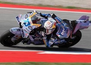 MotoGp, Alex Marquez trionfa nella Sprint del Gp Portogallo. Terzo Bezzecchi