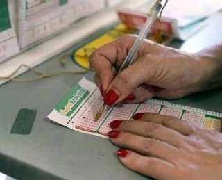 SuperEnalotto, numeri combinazione vincente oggi 8 novembre