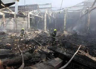 Ucraina ancora sotto attacco, droni russi su Dnipro. Ferrovie nel mirino di Mosca, la strategia