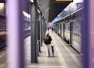 Manovra, sindacati contro emendamento FdI: "Inaccettabile obbligo di dichiarare in anticipo adesione a sciopero"