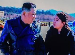 Kim Jong-un pronto a 'incoronare' la figlia futura leader: l'indiscrezione