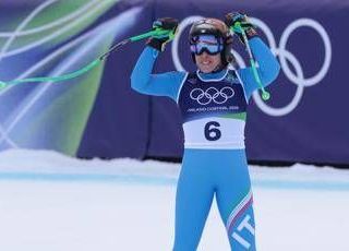 Milano Cortina, Brignone da sogno: oro olimpico nel SuperG tra le lacrime. Applausi di Mattarella