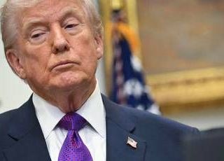 Trump avverte ancora l'Iran: "Accordo o conseguenze saranno traumatiche"
