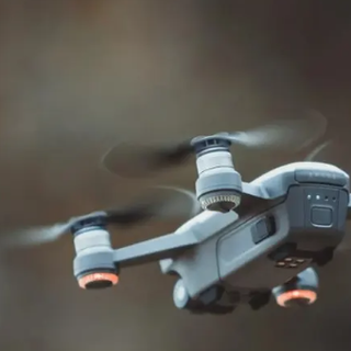 Imparare a volare con un drone: consigli e trucchi per principianti
