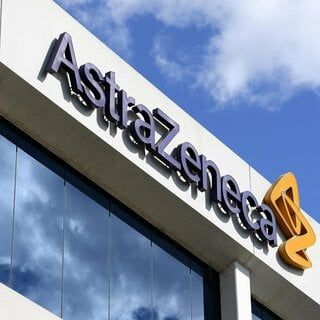 Il vaccino Astra Zeneca, che sarà prodotto in Italia, ha efficacia media del 70%