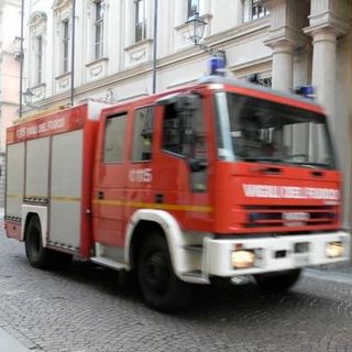 Scontro tra auto e un autotreno sulla 35 bis dei Giovi