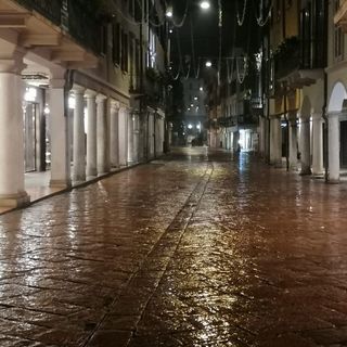 Coronavirus, verso il nuovo Dpcm: ipotesi stop alle attività di ristorazione dalle 18, piazze chiuse alle 21 e stop a palestre e cinema