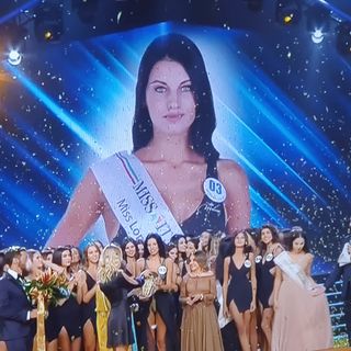 Miss Italia 2019, trionfo per la vigevanese Carolina Stramare!!! (FOTOGALLERY)